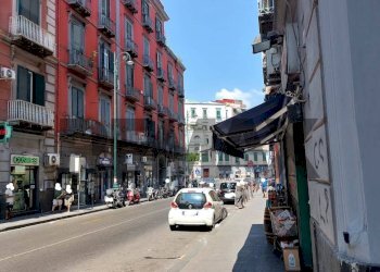 Edificio all\'aperto - Locale Commerciale Corso Vittorio Emanuele
472, Napoli - foto 5