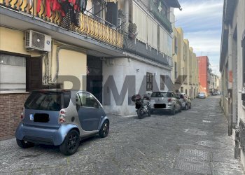 Edificio all\'aperto - Box Via Vittorio Emanuele
 
49, Napoli - photo 1
