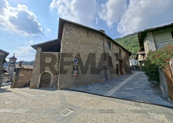 Edificio all\'aperto - Casa semi indipendente VITTORIO EMANUELE
 
1, Bianzano - foto 2