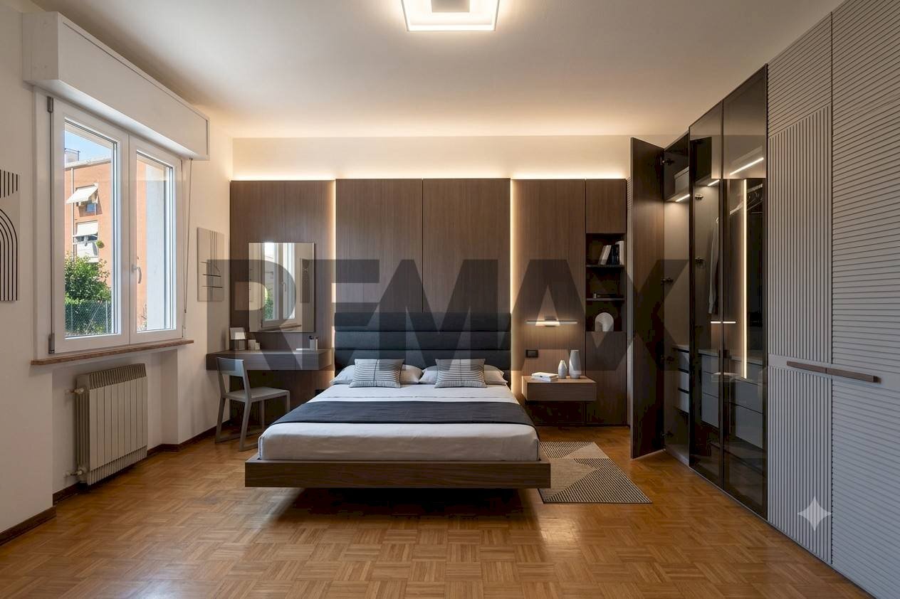 Camera / camera da letto - Four-room apartment Via Palmiro Togliatti
19, Collecchio - photo 3