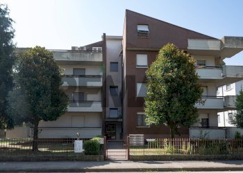Edificio all\'aperto - Four-room apartment Via Palmiro Togliatti
 
19, Collecchio - photo 7