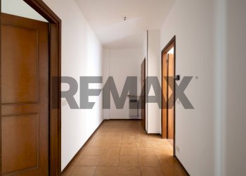 Hall / corridoio - Four-room apartment Via Palmiro Togliatti
 
19, Collecchio - photo 22