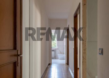 Hall / corridoio - Four-room apartment Via Palmiro Togliatti
 
19, Collecchio - photo 23