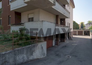 Edificio all\'aperto - Four-room apartment Via Palmiro Togliatti
 
19, Collecchio - photo 32