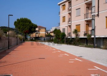 Edificio all\'aperto - Trilocale GENERALE ARDOINO
 
205, Diano Marina - foto 32
