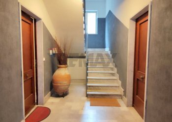 Scale - Two-room apartment Via Antonio Cinque
 
73, Napoli - photo 4