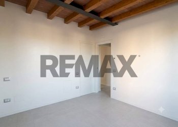 Stanza vuota - Semi-detached house Strada Ugozzolo
 
113, Parma - photo 6