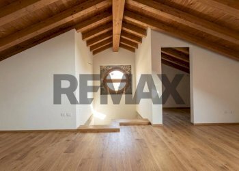 Stanza vuota - Semi-detached house Strada Ugozzolo
 
113, Parma - photo 7