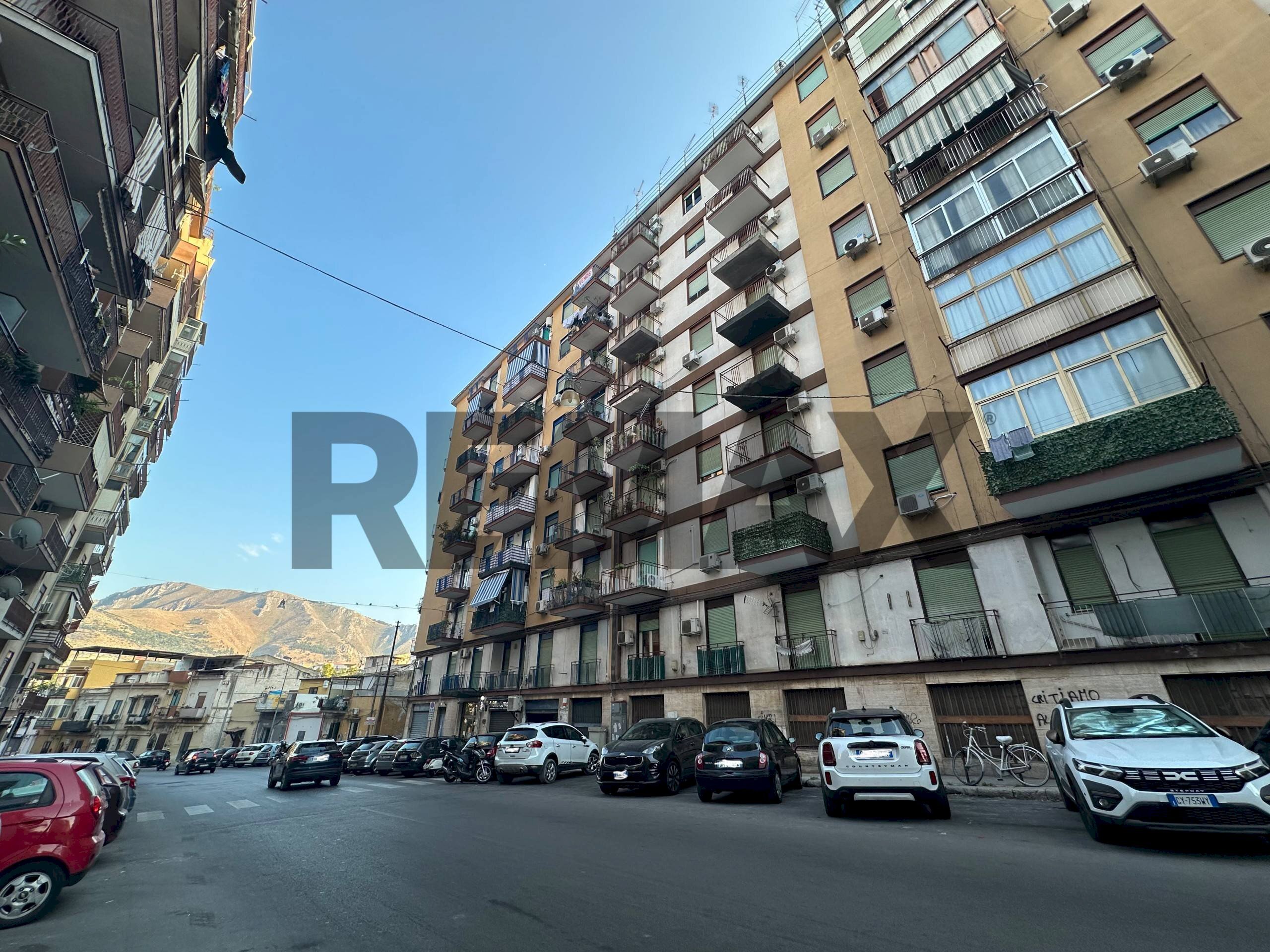 Edificio all\'aperto - Quadrilocale via guadagna
 
8, Palermo - foto 1