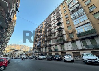 Edificio all\'aperto - Quadrilocale via guadagna
 
8, Palermo - foto 1