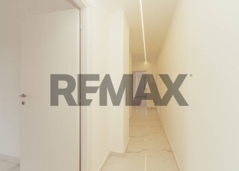 Hall / corridoio - Trilocale Via Cascina
11, Roma - foto 15