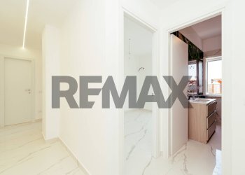 Hall / corridoio - Trilocale Via Cascina
11, Roma - foto 16