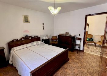 Camera / camera da letto - Quadrilocale Via Gallerie
 
12, Malegno - foto 8