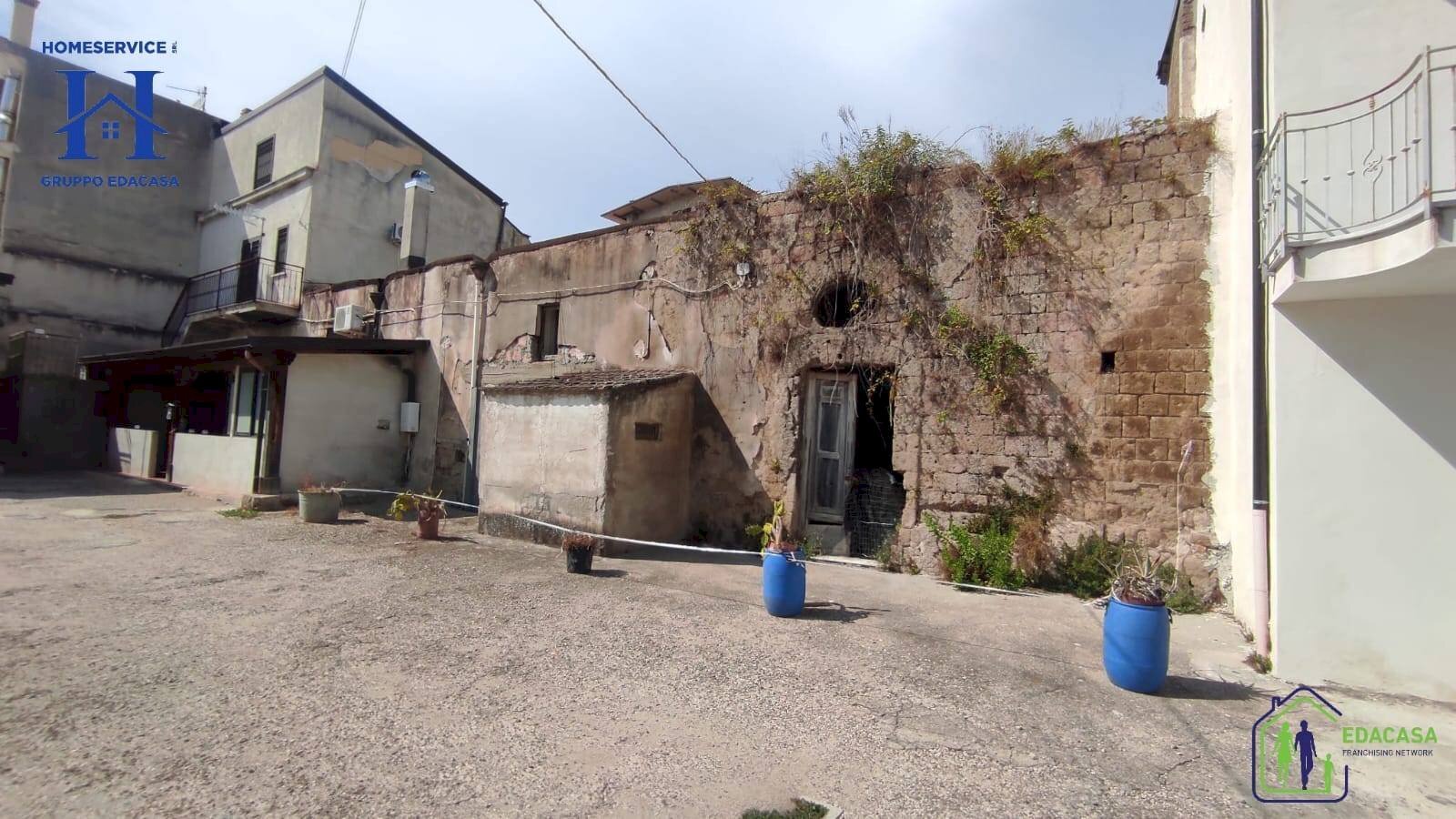 Foto 1 - Rustic via Santa Maria della Consolazione
 
29, Maddaloni - photo 1