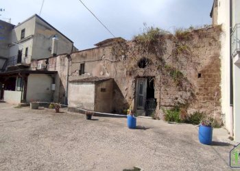 Foto 1 - Rustic via Santa Maria della Consolazione
 
29, Maddaloni - photo 1