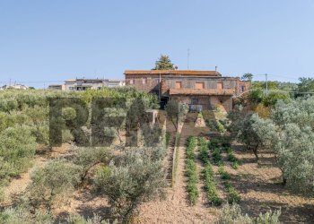 Edificio all\'aperto - Rustic C.da Polercia
 
16, Cupello - photo 19