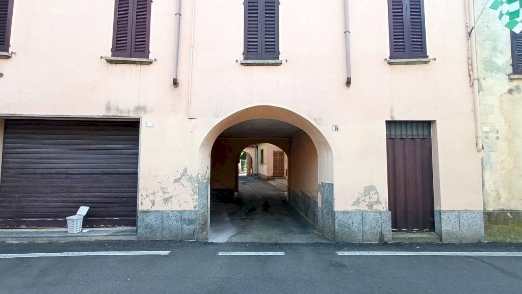 Cortile interno - Casa indipendente via Vittorio Emanuele II, 42, Maggiora - foto 3
