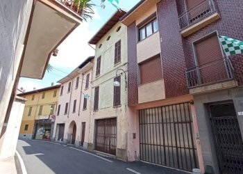Facciata - Casa indipendente via Vittorio Emanuele II, 42, Maggiora - foto 1