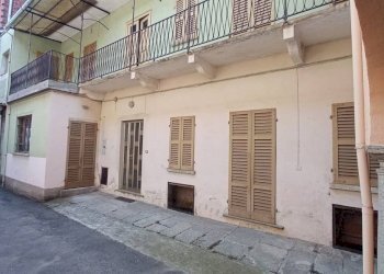 Cortile interno - Casa indipendente via Vittorio Emanuele II, 42, Maggiora - foto 6