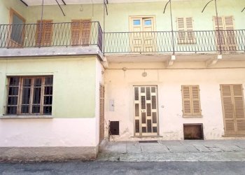 Facciata - Casa indipendente via Vittorio Emanuele II, 42, Maggiora - foto 9