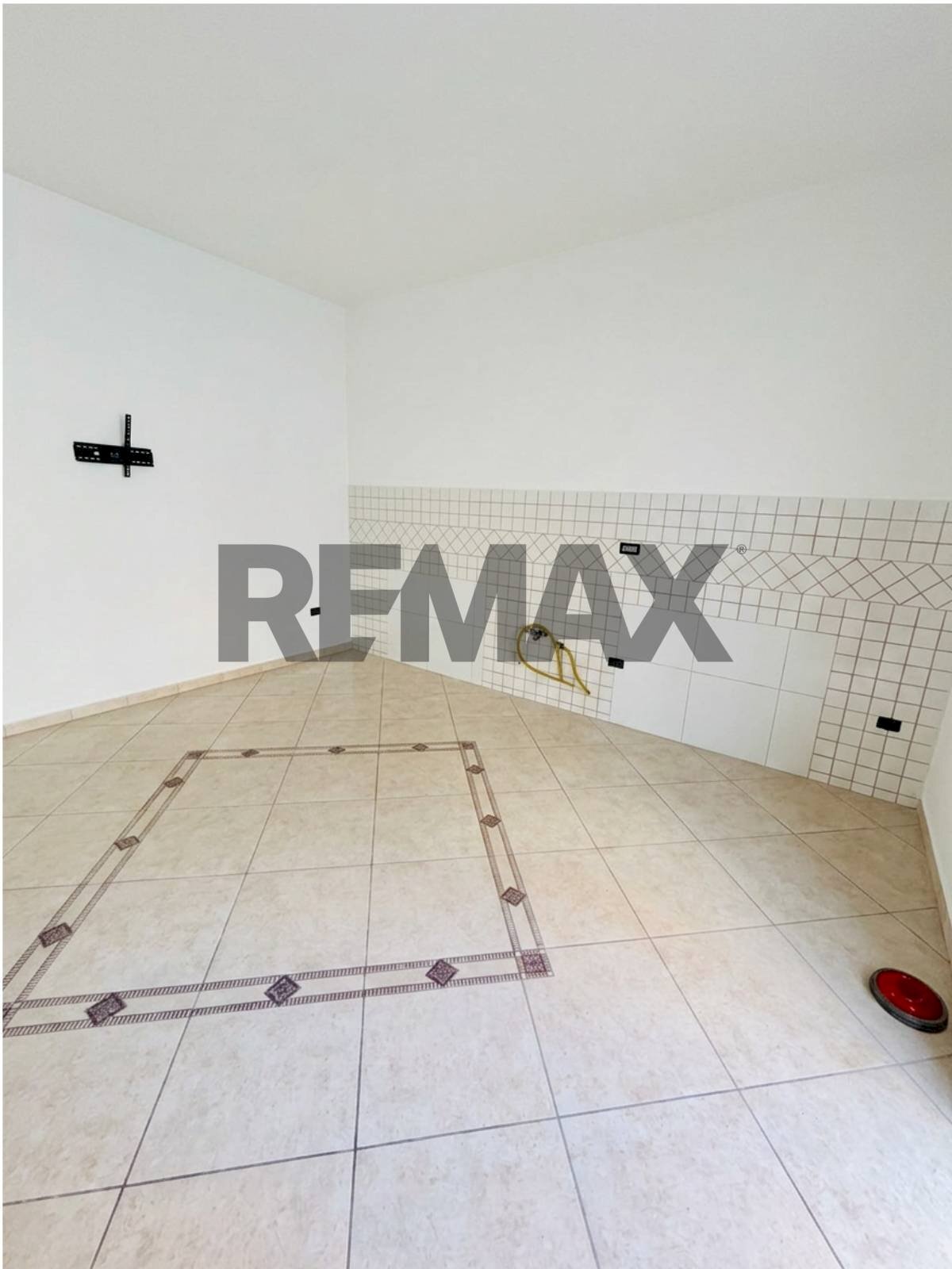 Stanza vuota - Three-room apartment via Circunvallazione della Caserma di Cavalleria
 
51/A6, Napoli - photo 1