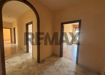 Hall / corridoio - Four-room apartment VIA GAETANO DONIZETTI
1, Trani - photo 2