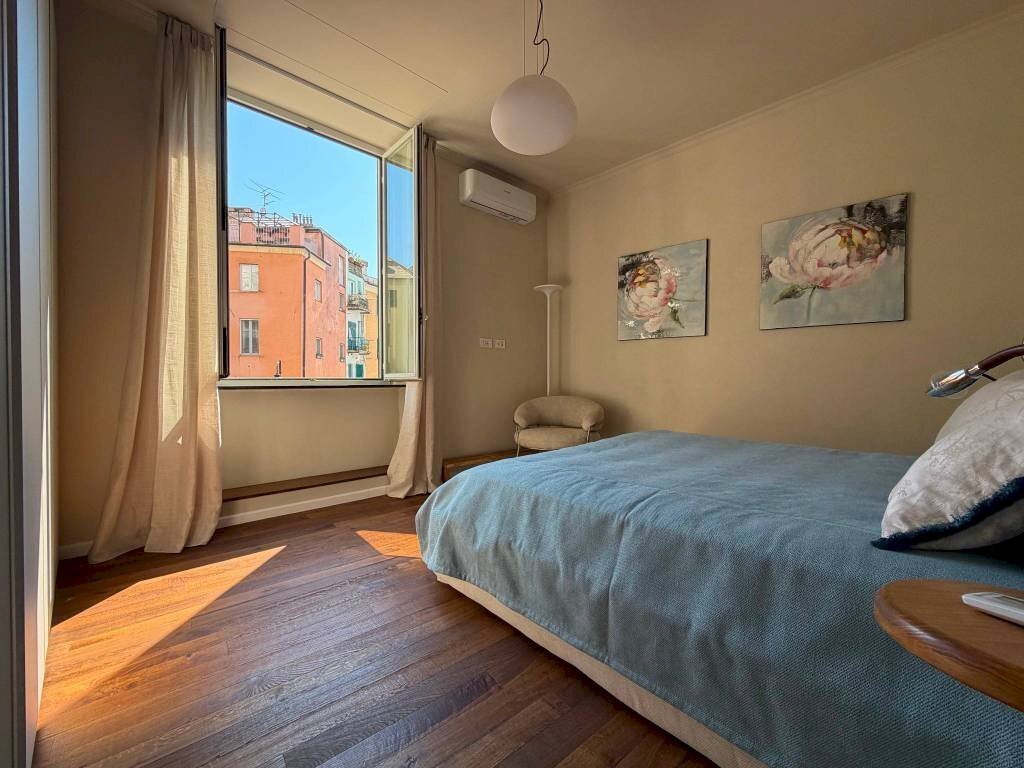 Camera da letto - Three-room apartment salita del Prione, 15, Genova (neighborhood Centro Storico) - photo 2