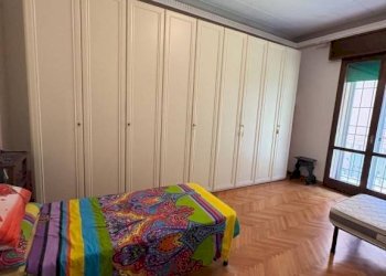 Camera da letto - Four-room apartment via Mascarella, 91, Bologna (neighborhood Irnerio) - photo 14