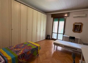 Camera da letto - Quadrilocale via Mascarella, 91, Bologna (zona Irnerio) - foto 16