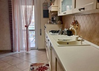 Cucina - Trilocale via Giuseppe Galliano, Genova (zona Sestri Ponente) - foto 7