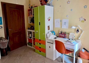 Camera da letto - Trilocale via Giuseppe Galliano, Genova (zona Sestri Ponente) - foto 30