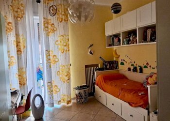 Camera da letto - Trilocale via Giuseppe Galliano, Genova (zona Sestri Ponente) - foto 34