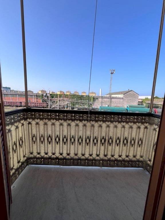 Balcone - Appartamento via Giacomo Puccini, 3, Genova (zona Sestri Ponente) - foto 1