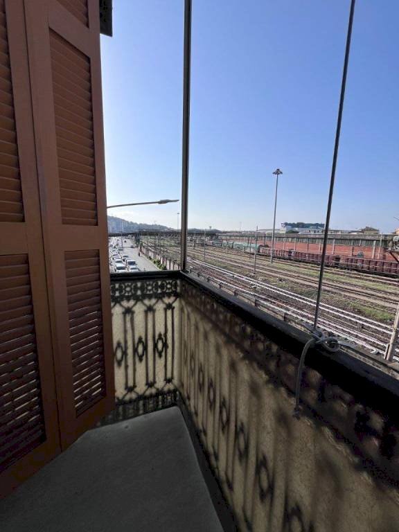 Balcone - Appartamento via Giacomo Puccini, 3, Genova (zona Sestri Ponente) - foto 3