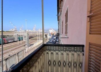 Balcone - Appartamento via Giacomo Puccini, 3, Genova (zona Sestri Ponente) - foto 2