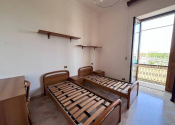 Camera da letto - Appartamento via Giacomo Puccini, 3, Genova (zona Sestri Ponente) - foto 12