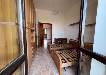 Camera da letto - Appartamento via Giacomo Puccini, 3, Genova (zona Sestri Ponente) - foto 13