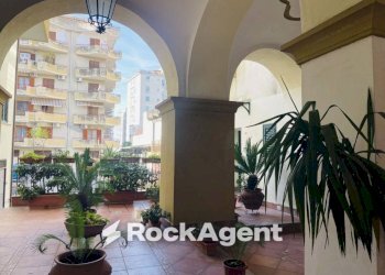 Interno palazzo - Negozio via Costantino Astarita, 43, Pagani - foto 24