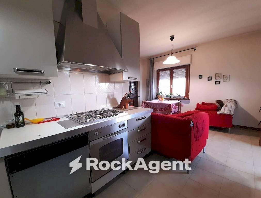 Cucina - Appartamento via del Carmine, 8, Acquapendente - foto 3