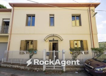 Facciata - Villa viale Vincenzo Gattoleo, 127, Catanzaro - foto 8
