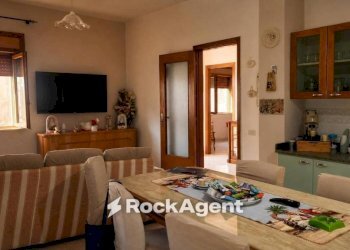 Cucina - Trilocale via Masseria Spagnuolo, 11, Sarno - foto 2