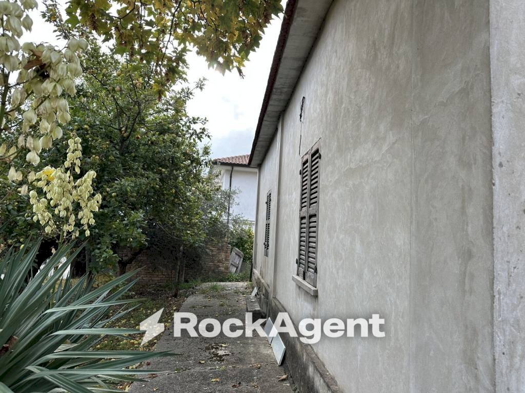 Giardino - Villa via Croce Vecchia, 78, Tollo - foto 3