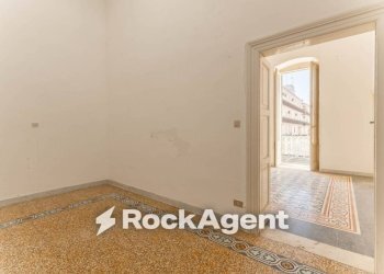 Camera da letto - Three-room apartment via Lamarmora, 13, Bitonto - photo 22