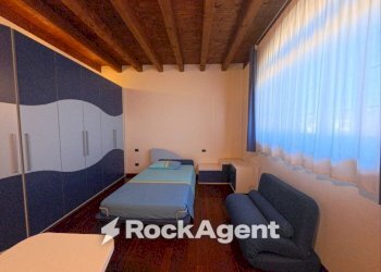 Camera da letto - Villa via I. Rabin, 59, Casalpusterlengo - photo 24