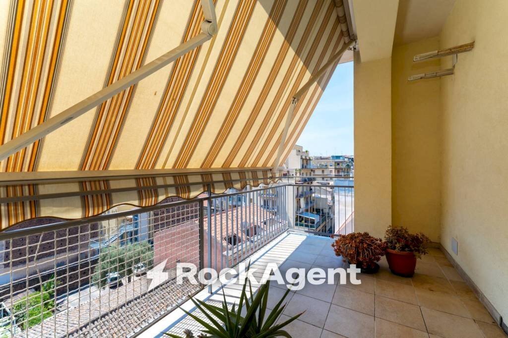 Balcone - Trilocale via Antonio Santangelo Fulci, 85, Catania - foto 3