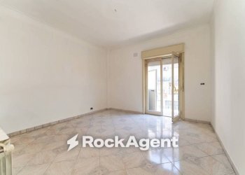 Camera da letto - Trilocale via Antonio Santangelo Fulci, 85, Catania - foto 12