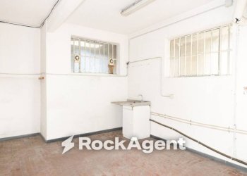 Interno non residenziale - Magazzino via Cordanieri, Genova (zona Voltri) - foto 8