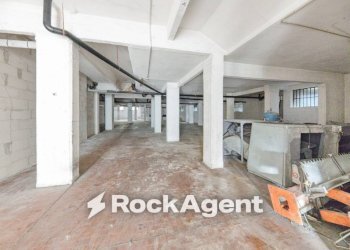 Interno non residenziale - Magazzino via Cordanieri, Genova (zona Voltri) - foto 33