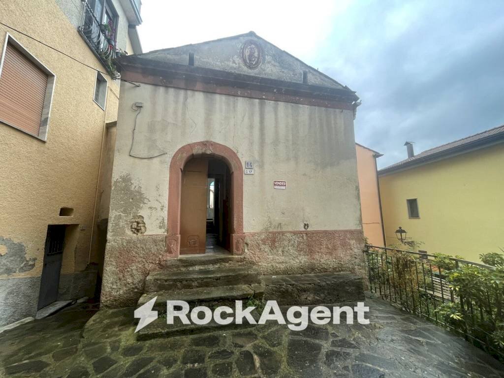 Facciata - Trilocale vicolo Caruso, 17, Altavilla Silentina - foto 2