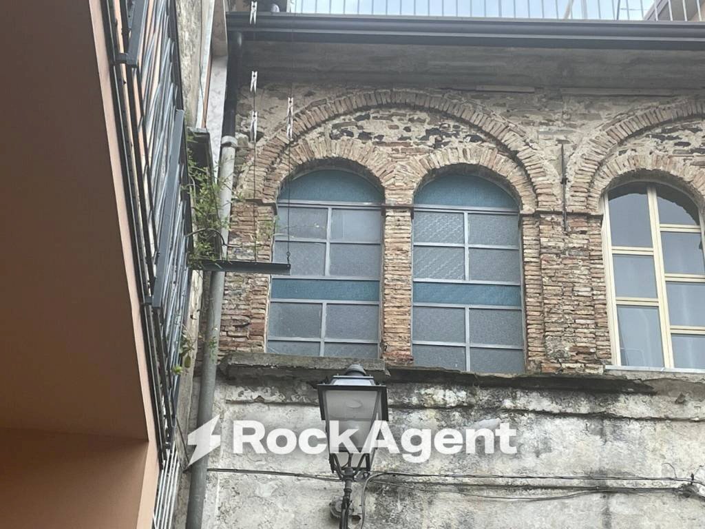 Facciata - Trilocale vicolo Caruso, 17, Altavilla Silentina - foto 3